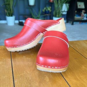 Bjork Maja wooden Swedish Clogs red comfort slip on size 38